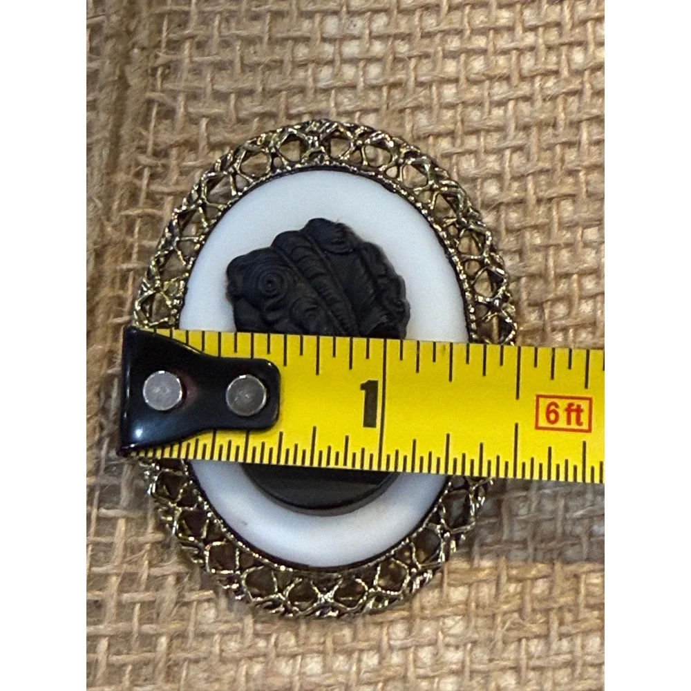 Vintage Black and White Cameo Brooch Gold Tone Filigree Oval Portrait Pin